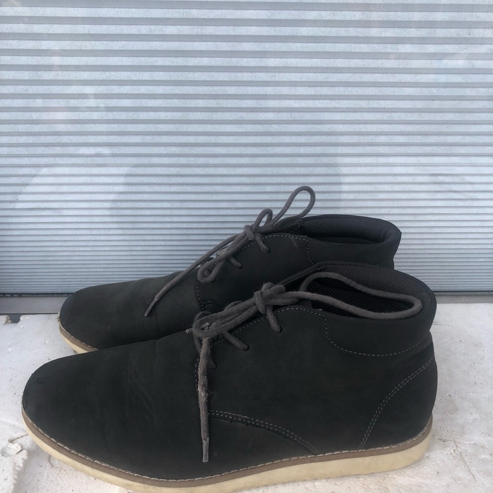 Target Men’s Black and Gray Chukka Boots Size 8